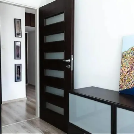 One Bedroom - Center - Aleja Jpii Διαμέρισμα